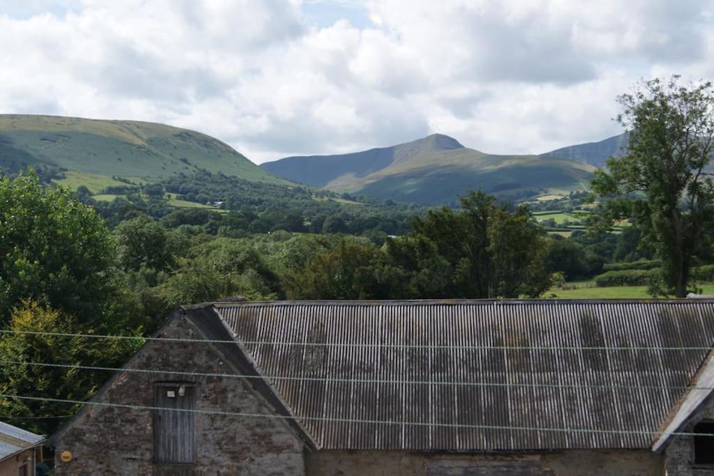 Top Floor At Cantref House Brecon Exterior foto